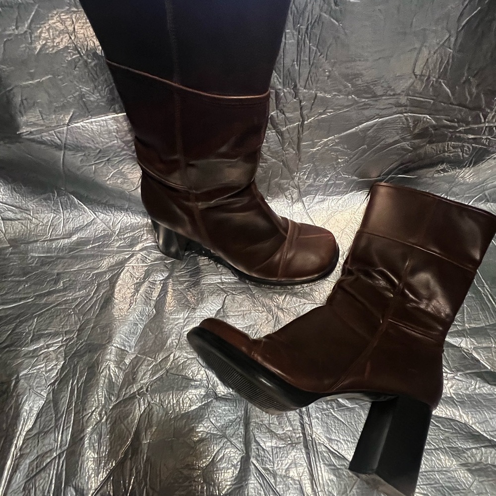 Skechers Dark Brown Heeled Boots calf length, size 11 zippered, read details